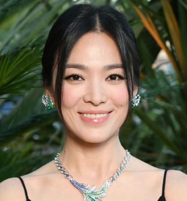 42岁宋慧乔外网生翻车,法令纹多还地包天,被嘲有点儿凶相