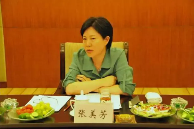 江苏好色老虎落马:私生活糜烂似女皇，将"男宠"赐给女儿一同享乐