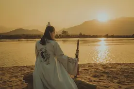 神雕侠侣十大高手：第一名周伯通、第二名郭靖、第三名黄药师图片
