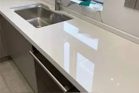 厨房石英石台面也能贴膜？看完使用效果，后悔自己没早这么做图片