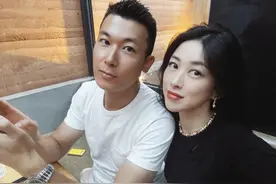 朱珠深夜秀恩爱，老公王昀佳被嘲面相不好，被调侃是富婆收割机图片