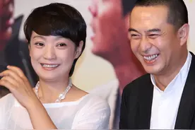 张嘉译：被前妻骂“软饭男”，二婚娶旺夫王海燕，家庭事业双丰收图片