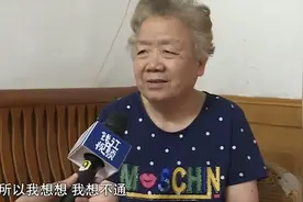 母亲重男轻女扇女儿一巴掌，女儿16年不回家，母亲：她太狠心了图片