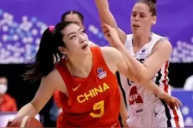 大局已定！王芳担任领队，女篮名单有变，李梦做新决定，张隆麻烦图片