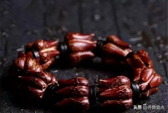 30岁以后的女人，别戴这4种手串，显得你太廉价！