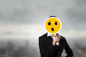 和领导一个办公室，怎么委婉告诉他，我忙的时候不要来找我闲聊？图片