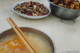 四川00后女生第一次到男友家，餐餐面条白粥冷菜敷衍：已决定分手图片