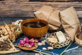 老人腰突做完手术又复发，用这一方治疗半年，好了图片