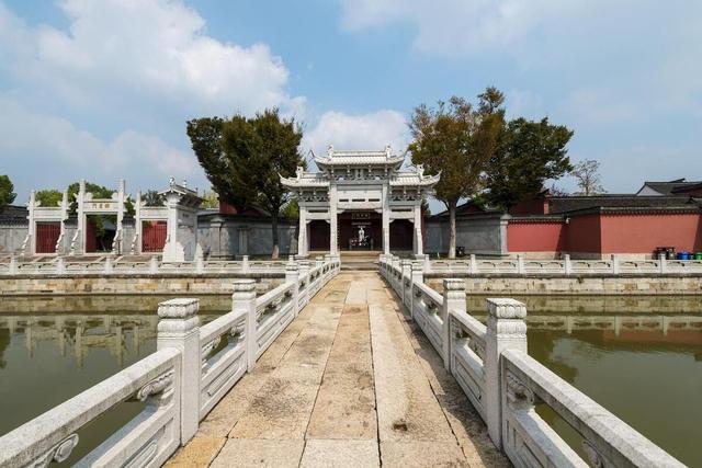 �峯���ʺ�ĵܵ����r��Ϊ��ҪͶ���Լ���Ԩ