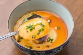 蒸鸡蛋羹，是“热水蒸”还是“凉水蒸”？记住3点，出锅比豆腐嫩图片