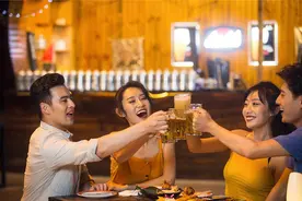 5个引爆气氛的酒桌游戏，老酒友都知道的，冷场? 不存在的！图片