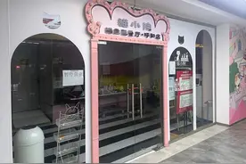 抓伤人、小猫被关在店内无人照料？内蒙古一网红猫主题餐厅被网友爆料，记者探访发现店已暂停营业图片