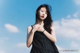 女人允许你摸她的手，一般代表这几个意思，别不懂了图片