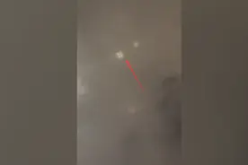 上海天空突现不明发光体，移动速度飞快，会是外星发出的信号吗？图片