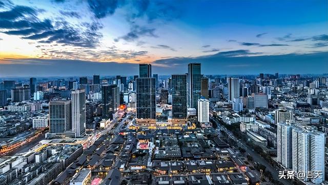 同样是副省级市、省会，西安、成都、武汉三座城市的差距在哪里？