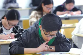 我，985硕士，考上税务局的公务员，工作6年，晒出公务员的薪资图片