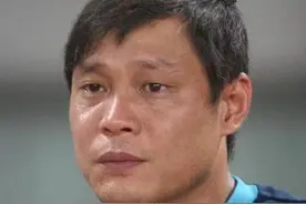 足坛名宿范志毅：再婚娶小17岁芭蕾舞演员，空姐前妻揭开离婚内幕图片