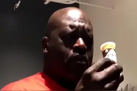 不是P图！生活常见的物品在奥尼尔手上瞬间缩小，吃鸡腿像用牙签图片