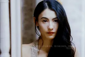 小眼睛、驼峰鼻、大牙龈，这几位拥有顶级骨相的女星，越老越好看图片