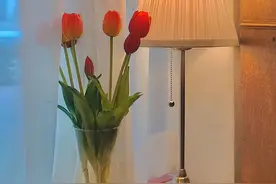 其实，男人很想念你，反而不会频繁找你图片