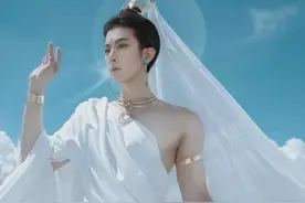 四川小伙化妆“敦煌菩萨”，圈粉无数火到国外，却被网友嘲太娘？图片