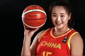 成都大运会，中国女篮战胜日本女篮获得冠军，12位女篮姑娘太棒了图片