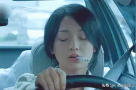 被称为烟鬼的10位女明星，周冬雨烟不离手，刘亦菲14岁抽烟好意外图片