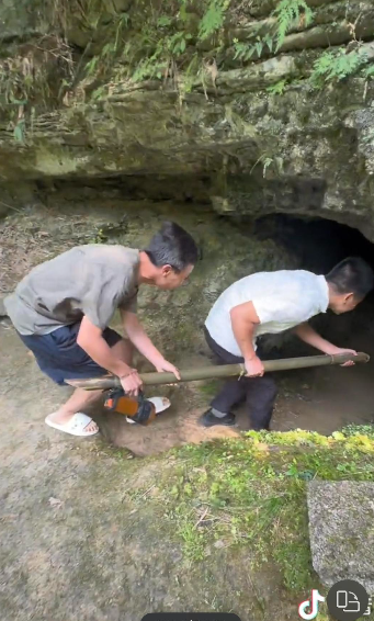 重庆一地惊现神奇凉风洞，有人帽子被吹飞，冷得起鸡皮疙瘩……