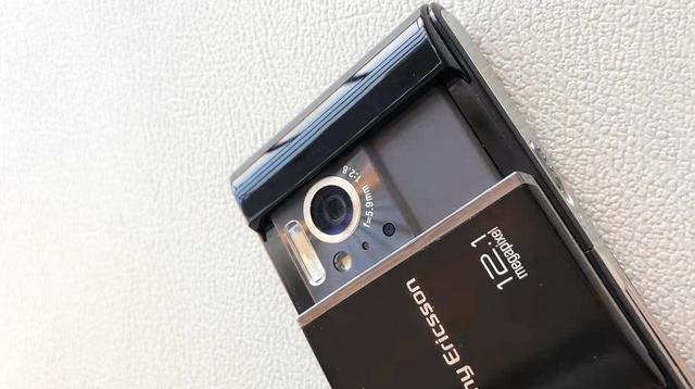 双c造型酷似数码相机,体验一台索尼爱立信u1,影像素质足够专业