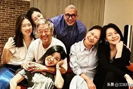 大S家庭聚会曝光！被光头老公紧搂笑得欢，全程笑成眯眯眼似热恋图片