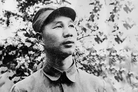分区电台区队长携带密码投敌，杨成武派一名锄奸队员生擒而回图片