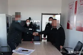 货主与货车司机运费起纠纷 民警及时化解释前嫌图片