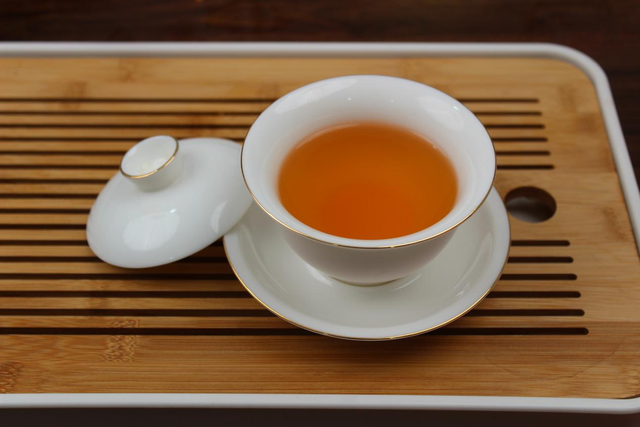 寒冬选茶不易，乱喝吃亏！这3款茶是很多人喝茶的首选，温和好喝