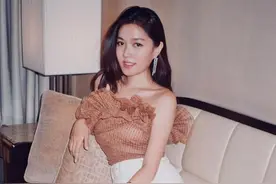 香港知名星二代参加名媛聚会！身材丰满气质佳，一家都是高颜值图片