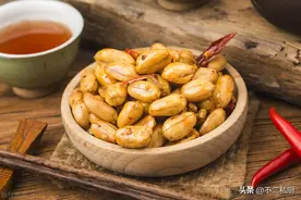 没想到花生米加入1块火锅底料，可以这么好吃，全家人都吃不够图片