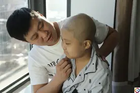街舞男孩身患重症，单亲爸爸苦撑两年，刚看到希望就遭遇复发图片