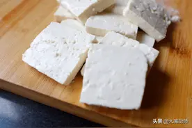 才知道，原来做豆腐这么容易，1斤黄豆做出4斤豆腐，生着吃都很香图片