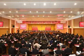 政协会议开幕！现场来啦 →图片