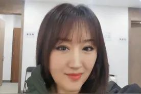 脸上有缺陷，却依旧美得惊艳，这些明星缓解你的“容貌焦虑”图片