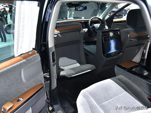 售价将超200万,日系旗舰丰田"新世纪"实车解析,5.0 v8引擎