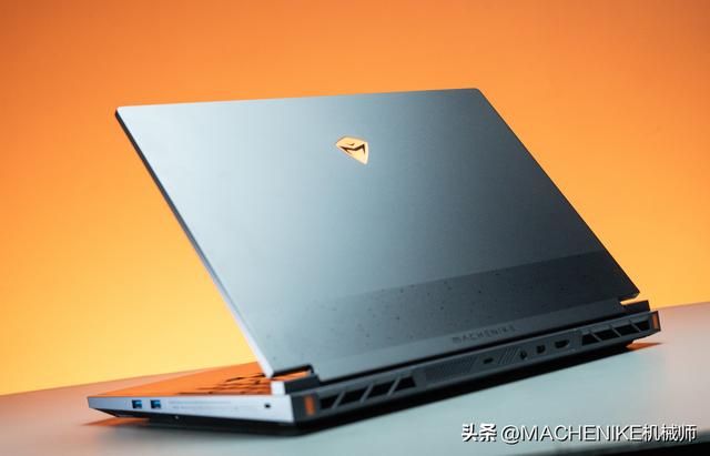 2025年游戏本巅峰之选：RTX5070Ti+R9 7945HX终极评测