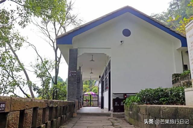 重庆白公馆，被称为“活棺材”，曾关押着杨虎城将军和小萝卜头
