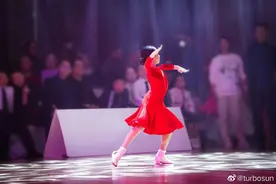 孙俪晒女儿比赛照，跳拉丁舞气质绝佳，网友调侃继承邓超跳舞基因图片