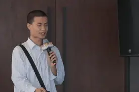 北大网红教师“韦神”现状，大量学生退课，跟不上他的讲课节奏图片