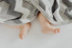 孩子用完退烧药，仍高热不退怎么办图片