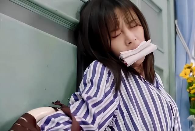 福建两名持枪劫匪为满足兽欲，将贵妇囚禁地下暗堡