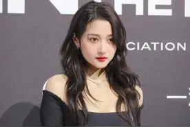 上海这一夜，女星风情万种，张嘉倪如女王，关晓彤像公主，真好看图片