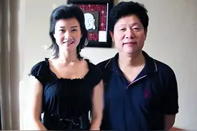 歌手宋祖英：和丈夫分居8年，39岁高龄生子，57岁身材好似少女图片