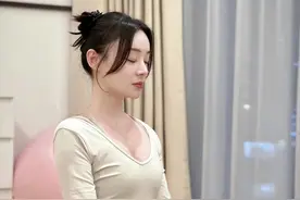 美翻了！马甲线女神袁姗姗晒瑜伽照，又瘦又美让人羡慕图片