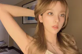 Rita颜值崩塌？在LCK演播厅却秒变女神，原来一切都是灯光问题图片